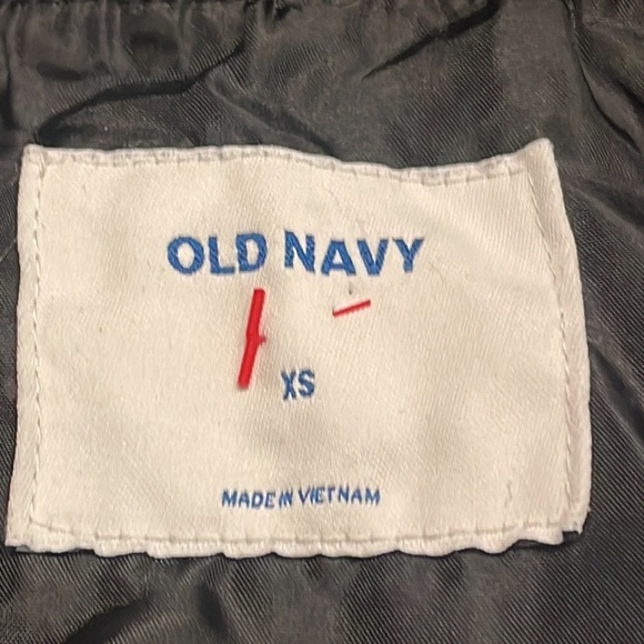 XS Old Navy black insulated sleeveless lined flared hem sweater vest jacket - Picture 11 of 14